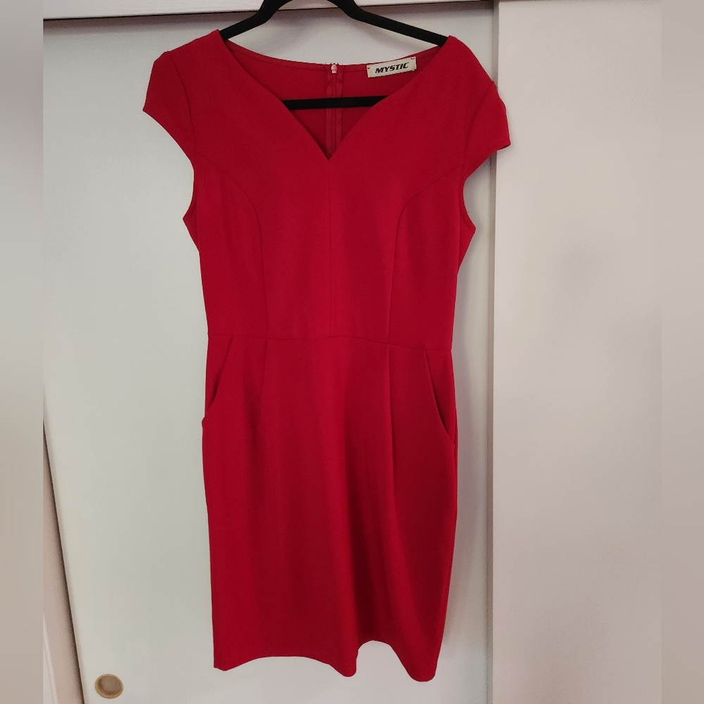 Mystic UK Body Con Sheath NWOT